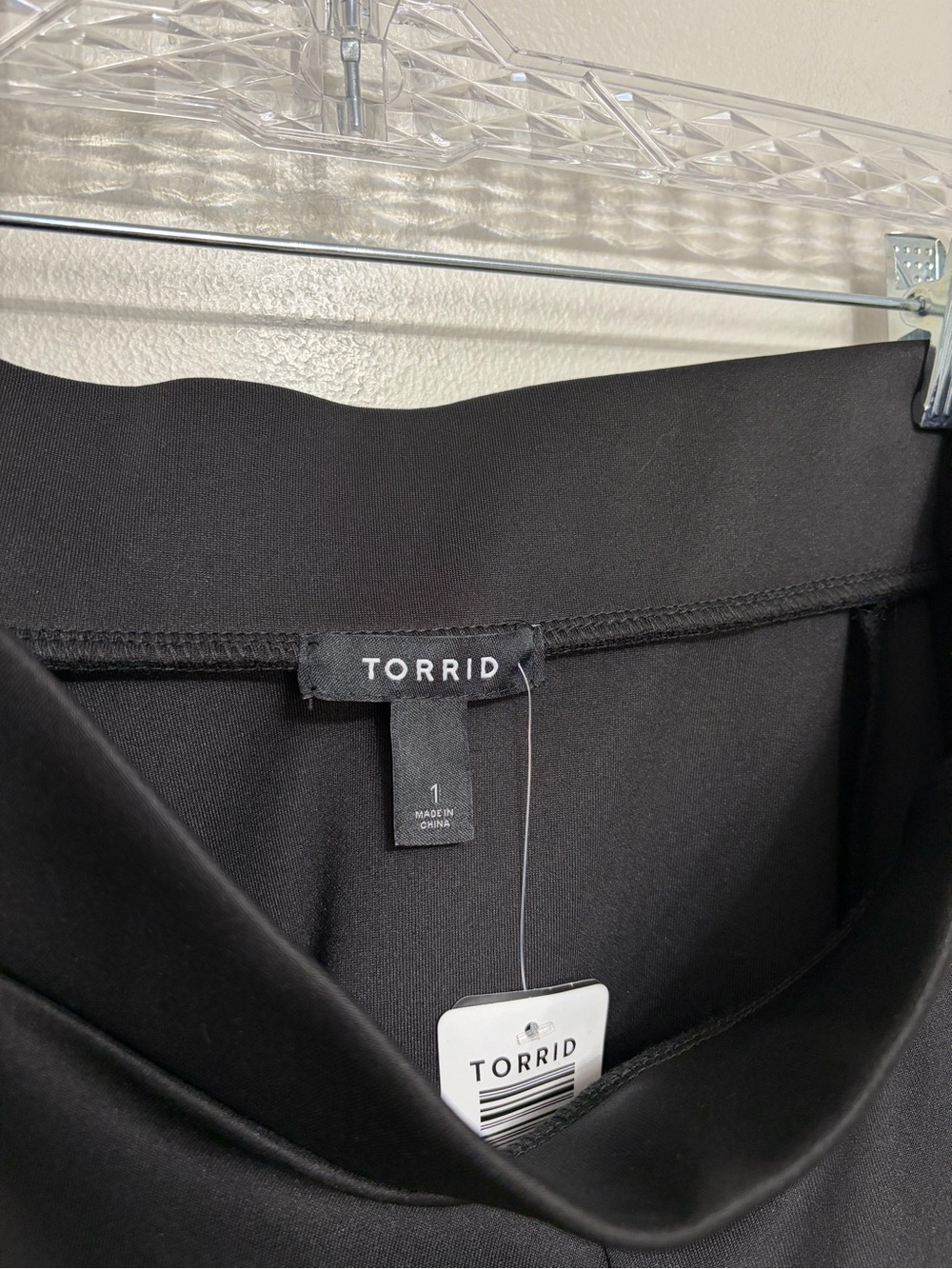 NEW Torrid Mini Scuba Skater Skirt in Black - Size 1 - Picture 7 of 10